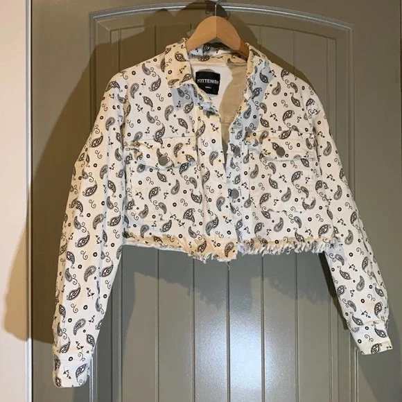 Kittenish Paisley Crop Jacket - Picture 2 of 12